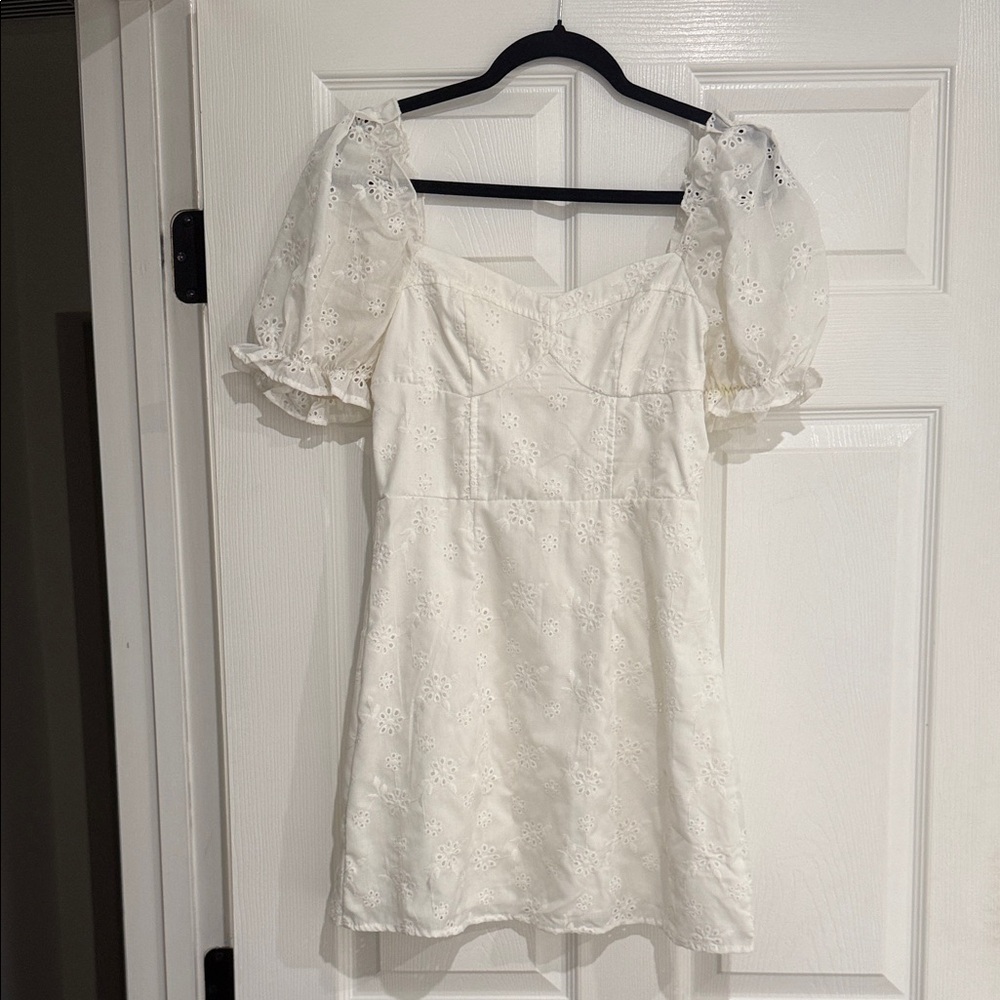 Elegant White Puff Sleeve Dress